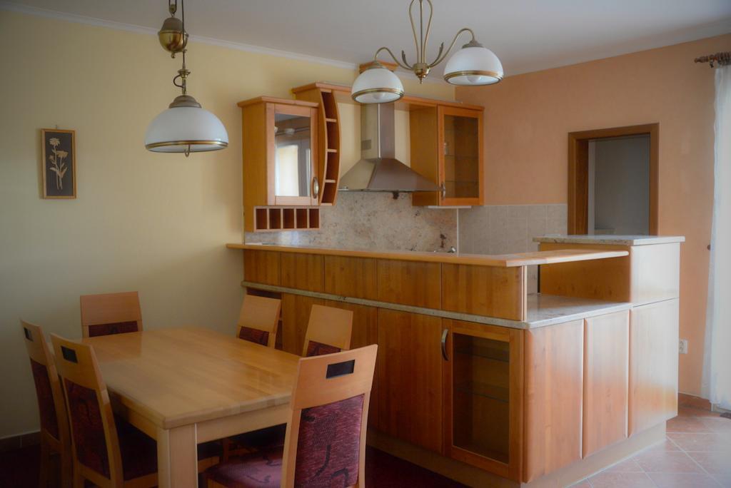 Harmony Hall Apartments Hradec Králové Buitenkant foto