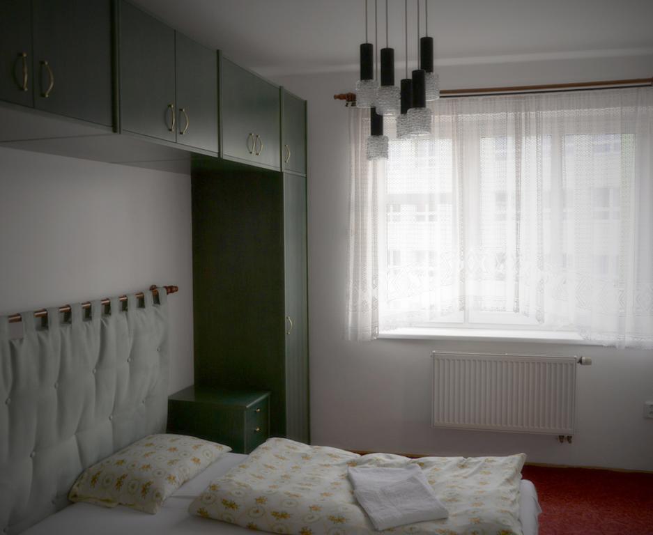 Harmony Hall Apartments Hradec Králové Buitenkant foto